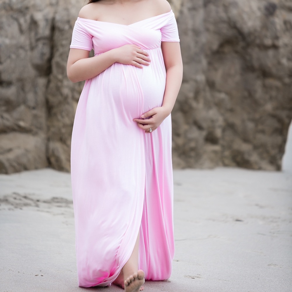 Bundle maternity photoshoot clothes.